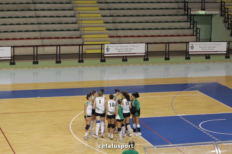 111030 volley 257_tn.jpg